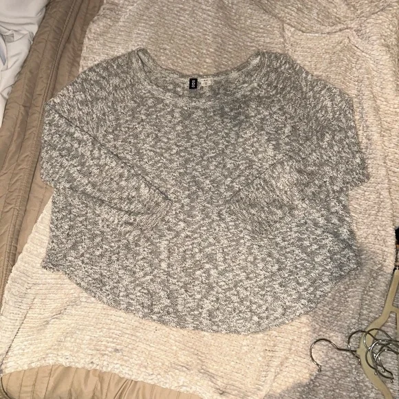 BDG Black and White 3/4 Sleeve Sweater - Size S - Picture 3 of 4